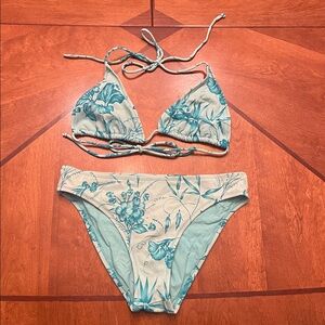 Jennifer Lopez Teal and Cream Bikini Set